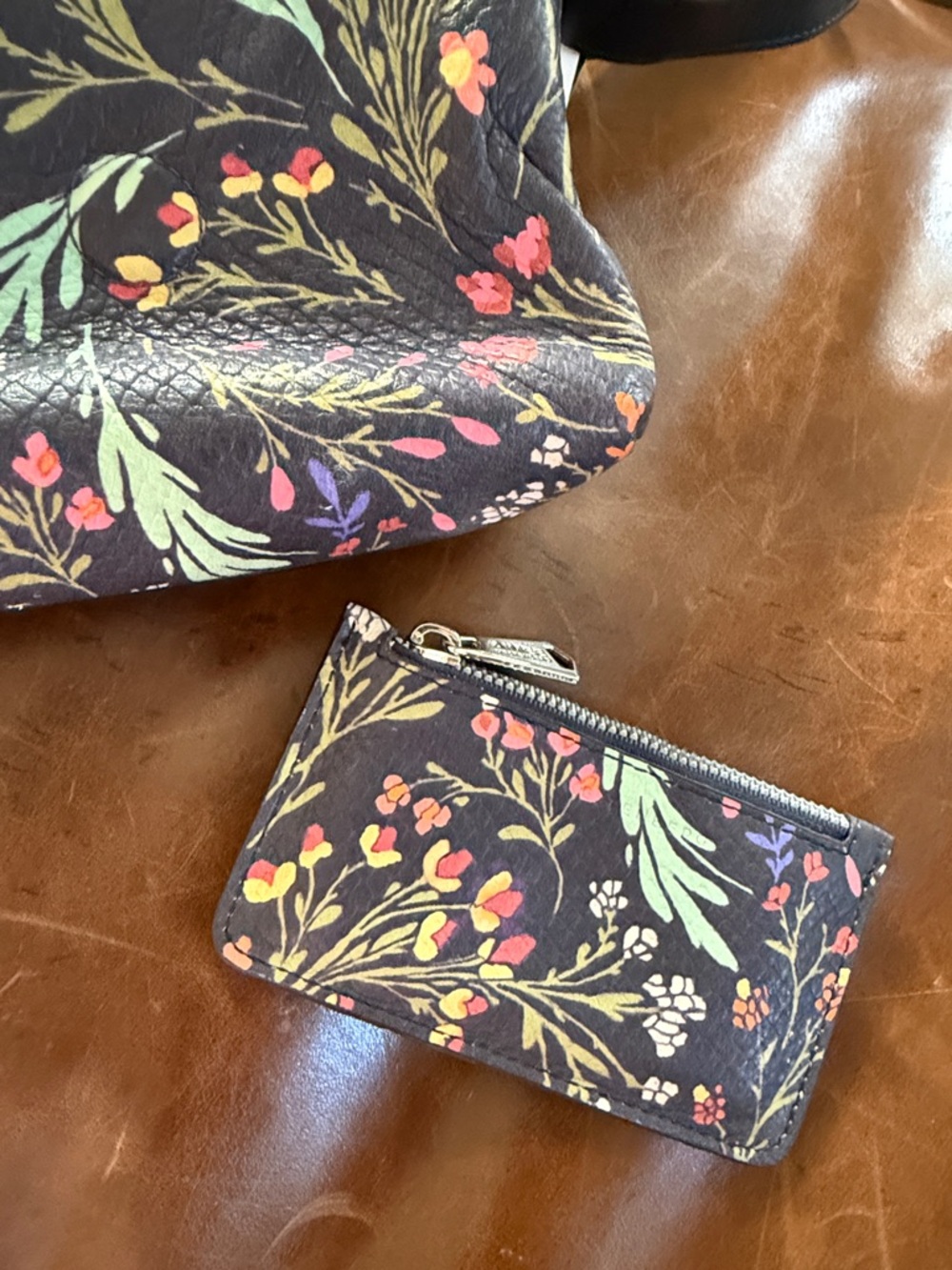 Aimee Kestenberg NWT Preston novelty mini floral bag with coin purse - Picture 6 of 7